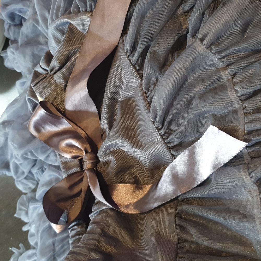 **SOLD** -3-5yrs fab grey Petticoat skirt - Picture 4 of 10